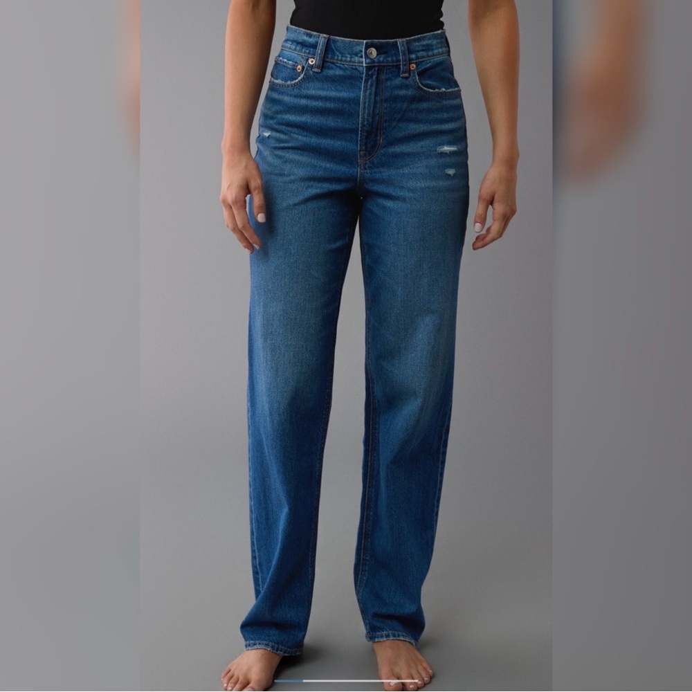 AE Strigid Super High-Waisted Baggy
Straight Jean